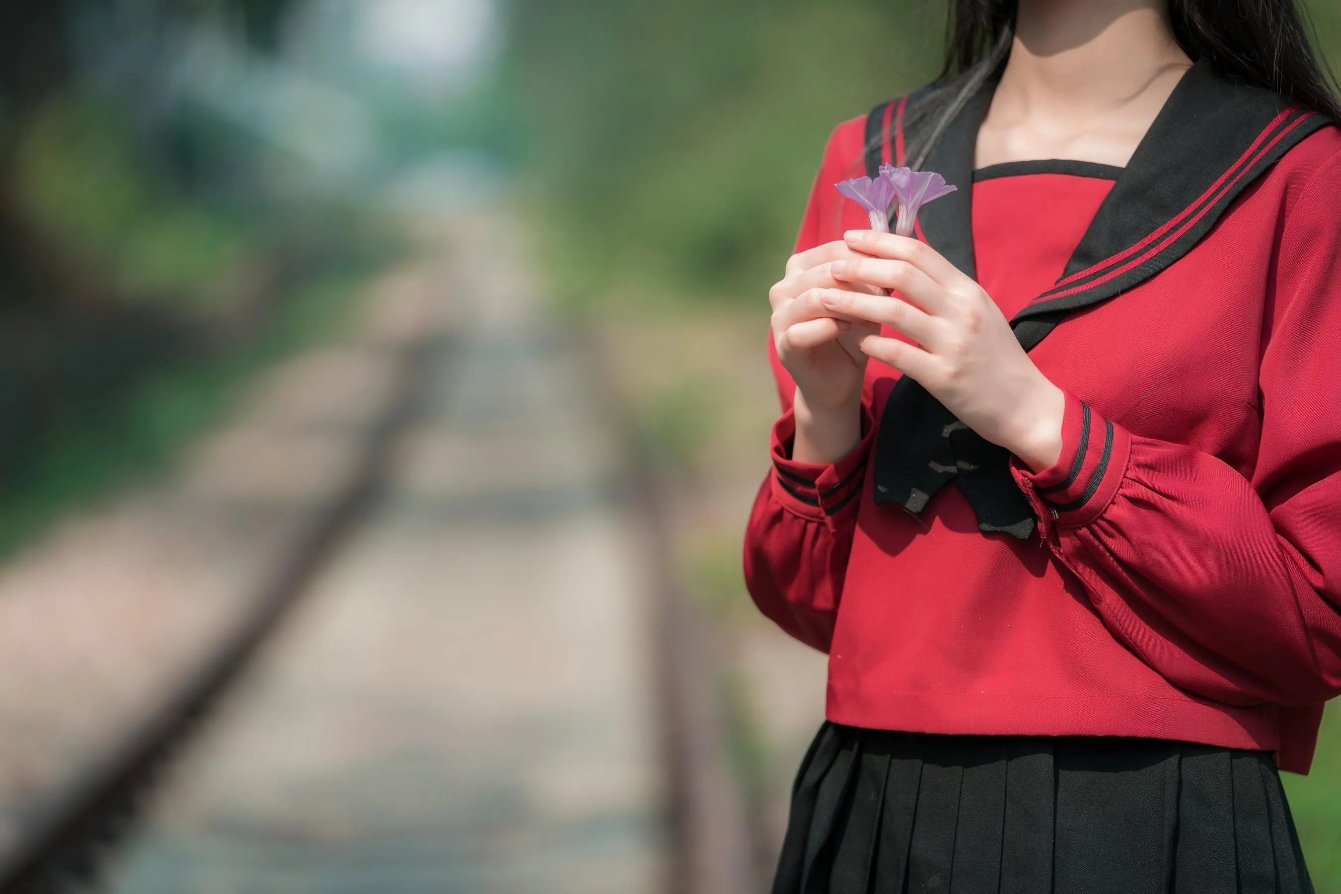 西瓜少女 NO.011 铁轨成片 [48P]插图2